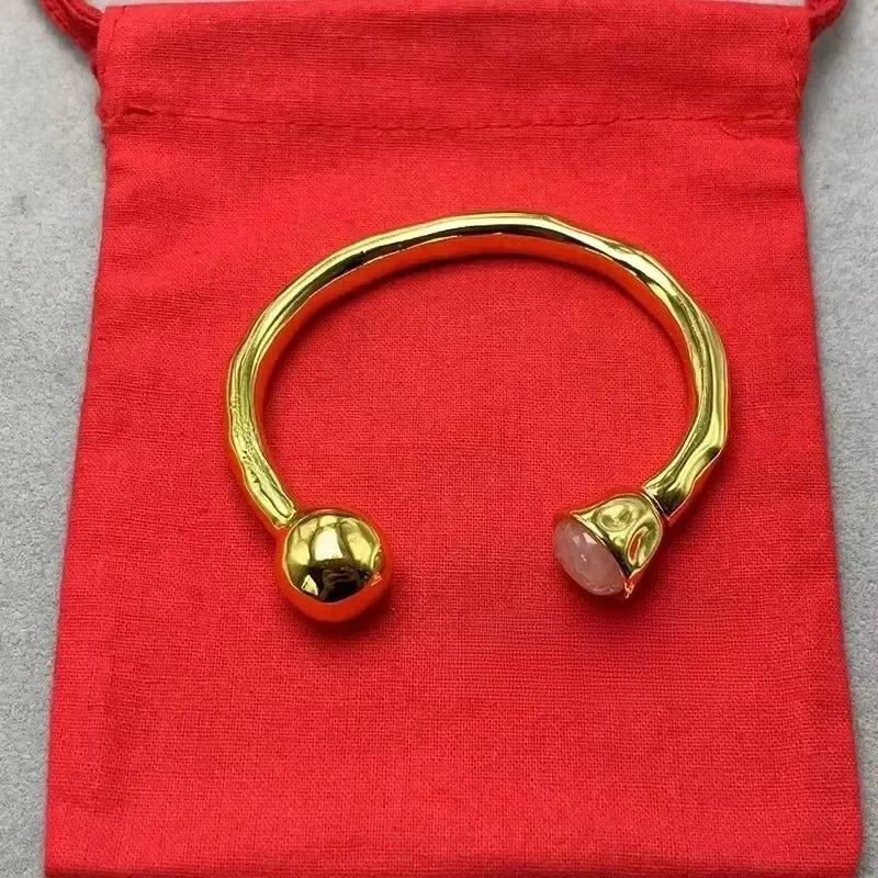 New best-selling fashionable geometric bracelet with interlocking rings, ladies' commemorative day gift bag