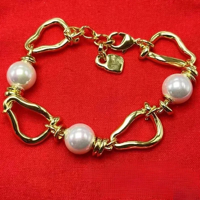 New best-selling fashionable geometric bracelet with interlocking rings, ladies' commemorative day gift bag