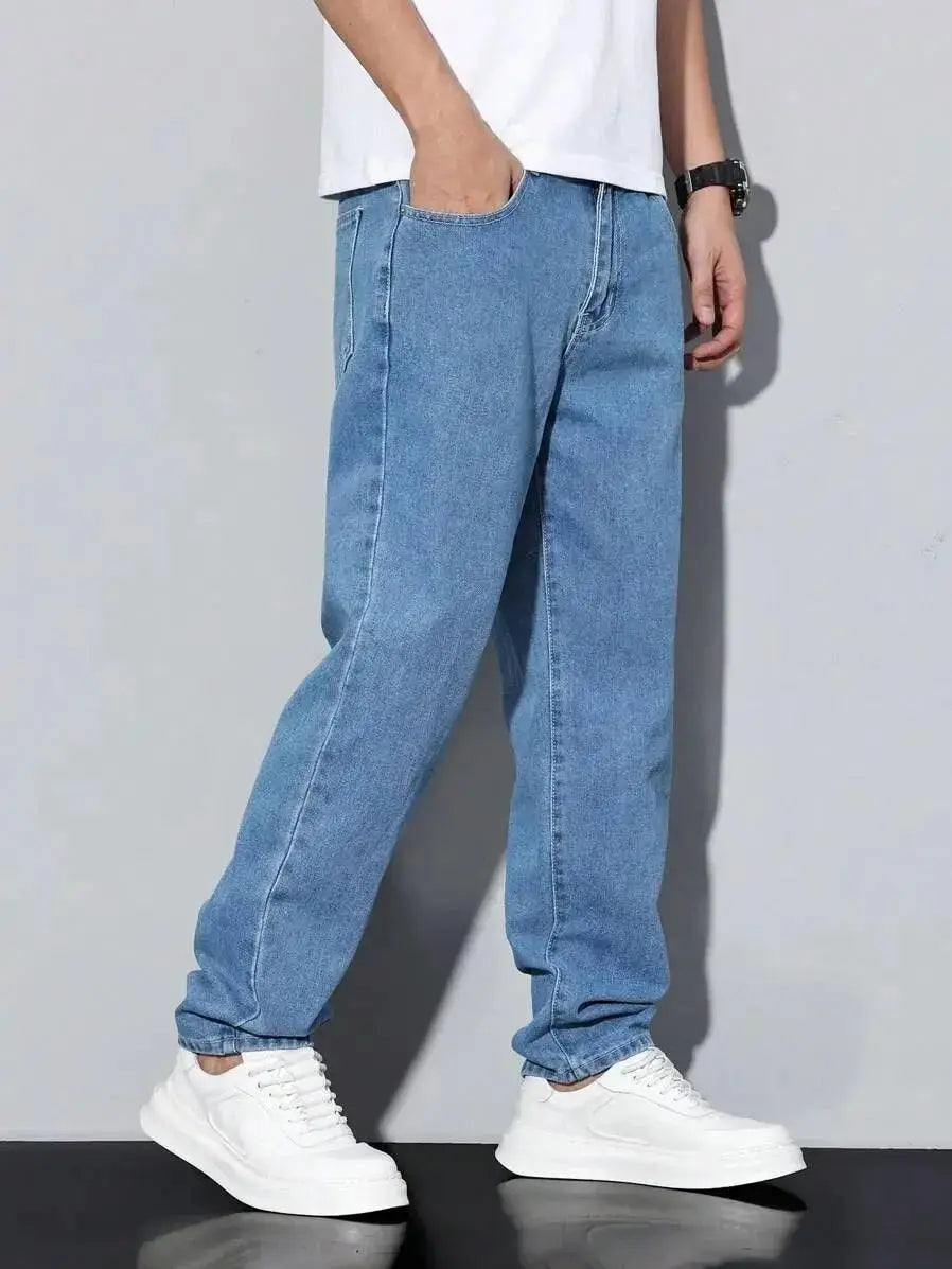 Men's straight-leg skinny jeans, straight and simple design, suitable for daily wear in all seasons