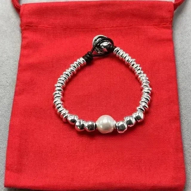 New best-selling fashionable geometric bracelet with interlocking rings, ladies' commemorative day gift bag